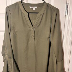 Sage Green V Neck 3/4 Tab Sleeve Top